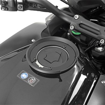 Givi Specific flange for fitting the Tanklock tank bags Versys 650 15-17
