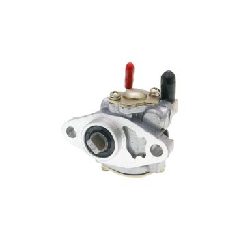 oil pump for Piaggio 50cc older models (w/ carburetor) = IP38549